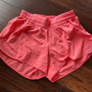 Hotty hot 4” low rise coral peachy color euc women’s shorts
